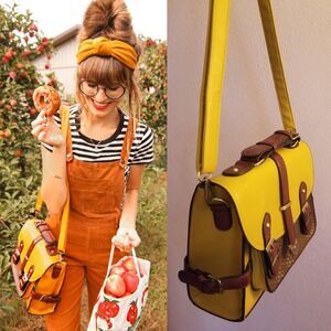 Modcloth Women's Academia Messenger Bag